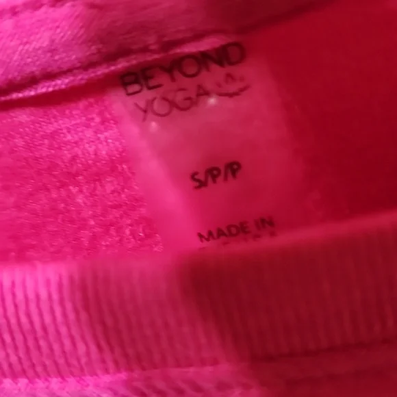 Beyond Yoga Shirt Size Small Hot Pink - Picture 5 of 8